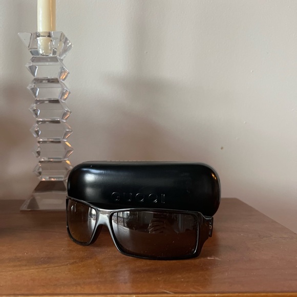 Vintage y2k Gucci Sunglasses with case - Picture 6 of 6
